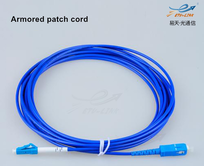 ¿Cuáles son las ventajas y usos del parche de fibra óptica blindada cordones? 